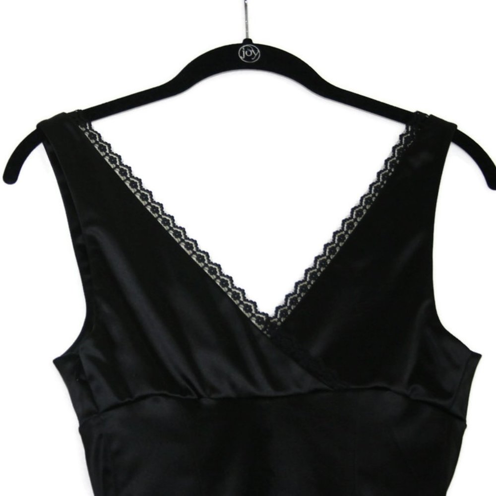Bebe  Stretcy Bandage Dress  with "V" Lace Trim Front /Back Neckline Size Small - Picture 4 of 12